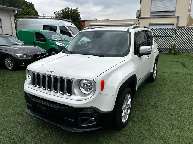 Jeep Renegade view 3