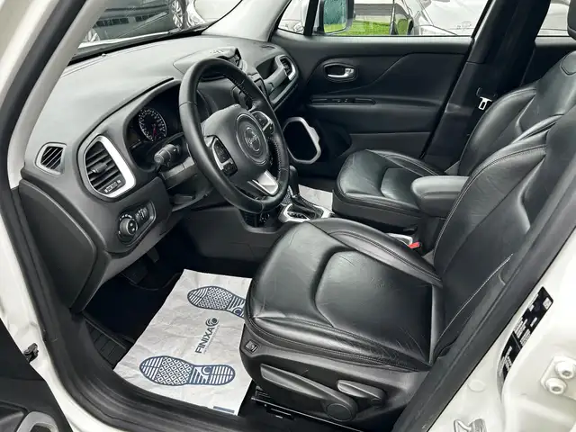Jeep Renegade view 12