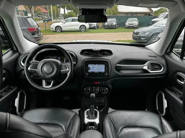 Jeep Renegade view 11