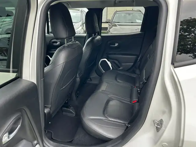 Jeep Renegade view 10
