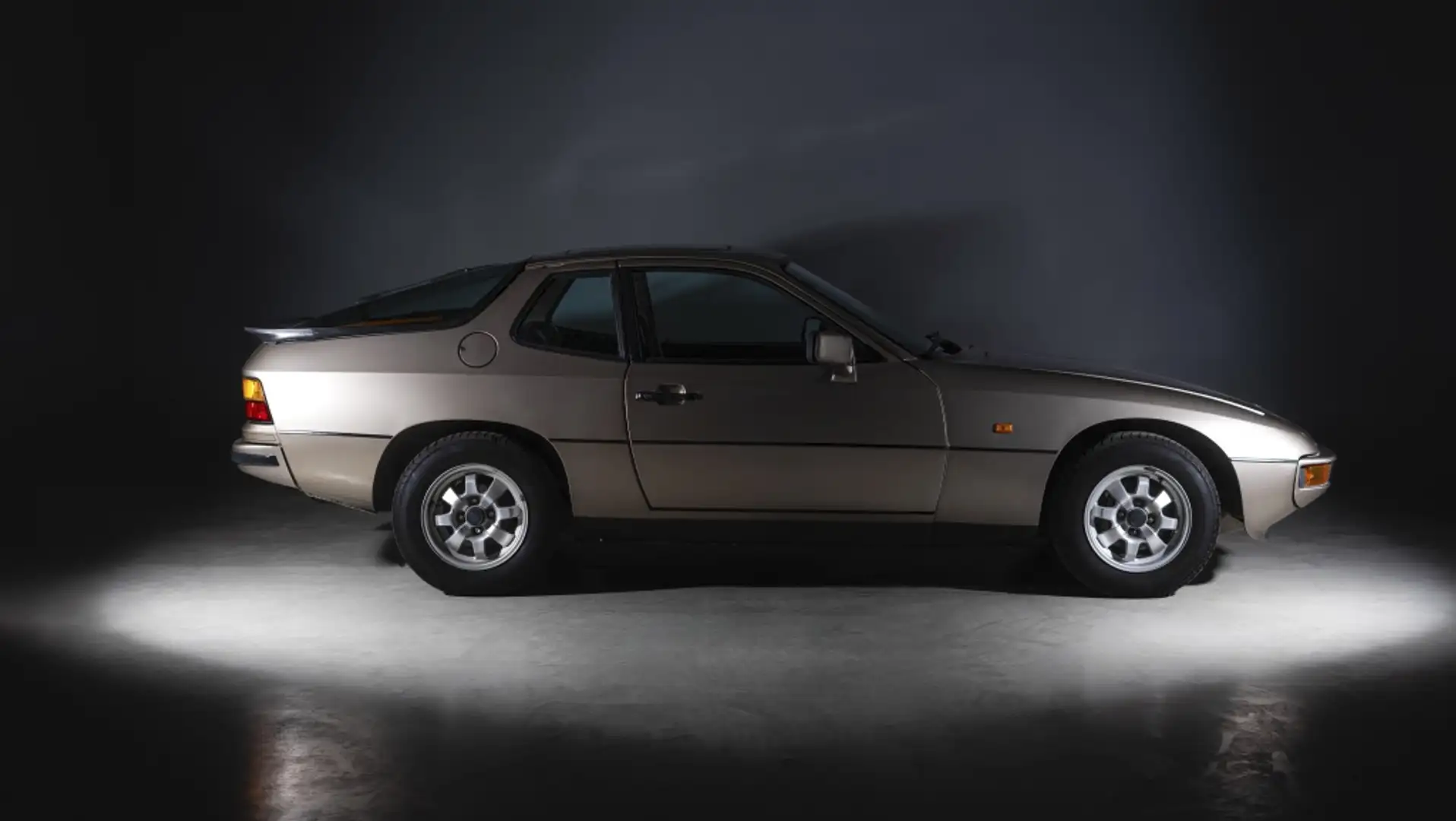 Porsche 924 2.0 Gri - 2