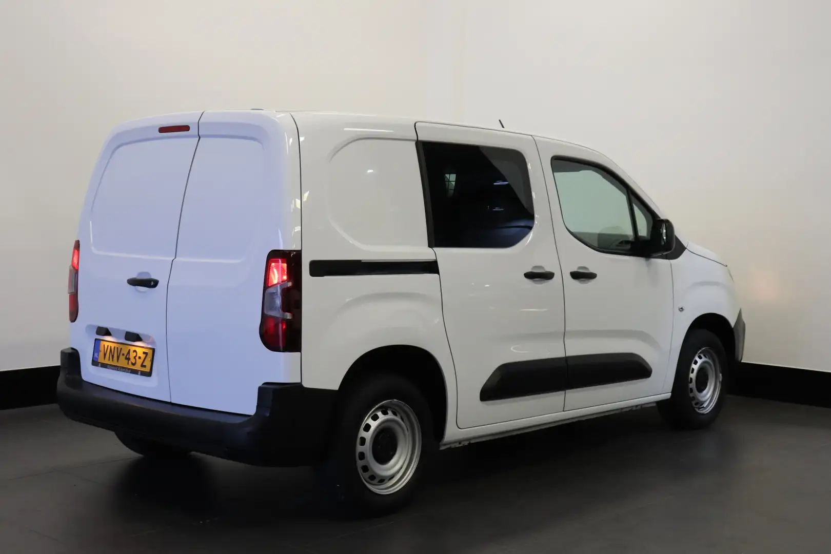 Peugeot Partner 1.2 PureTech Benzine EURO 6 - Airco - Navi - Cruis Blanc - 2