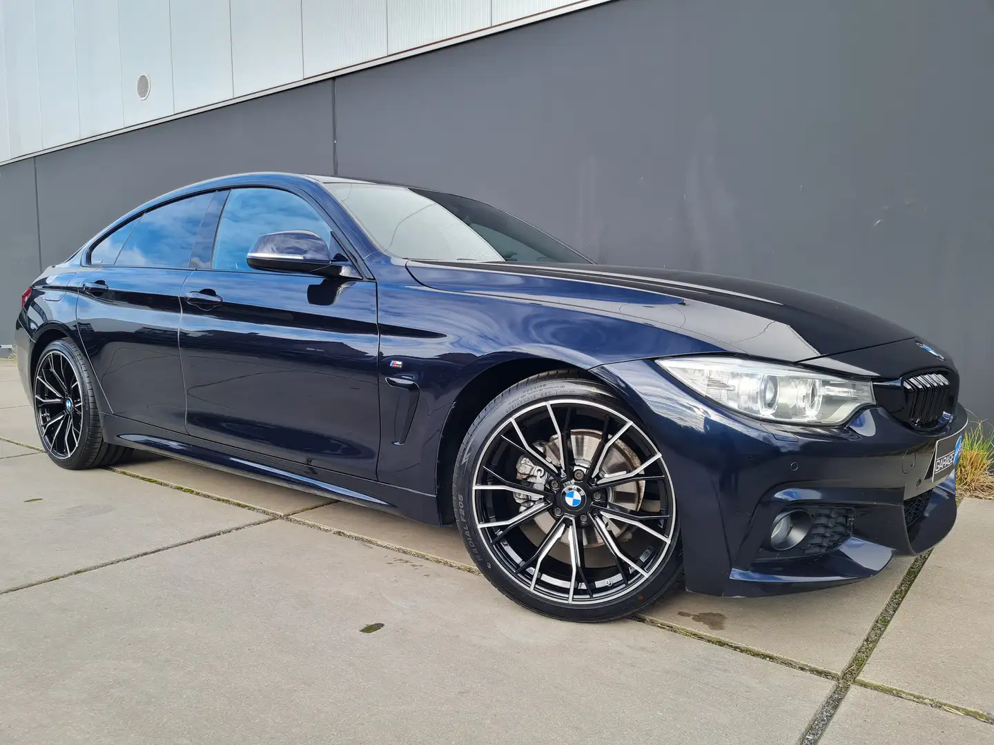 BMW 420 dAS*AUT.*M-SPORTPAKKET*HUD*CAMERA*OPEN DAK*HIFI* Zwart - 1