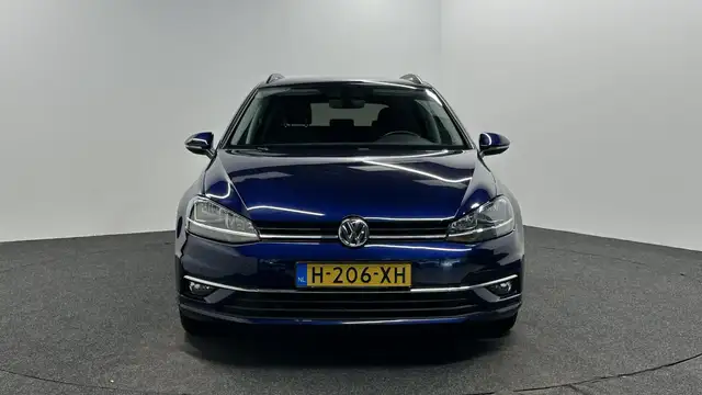 Volkswagen Golf view 11