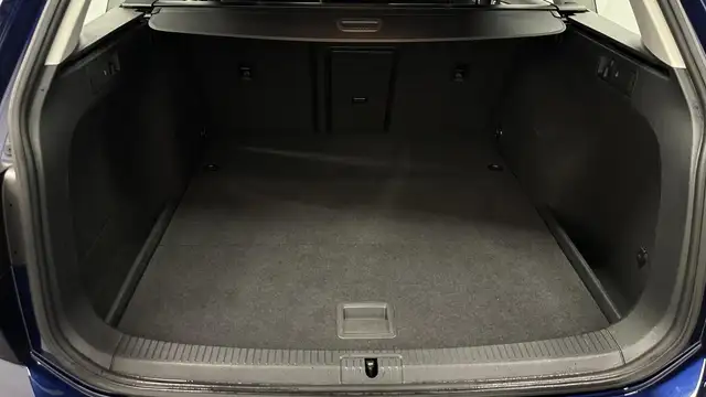 Volkswagen Golf view 6