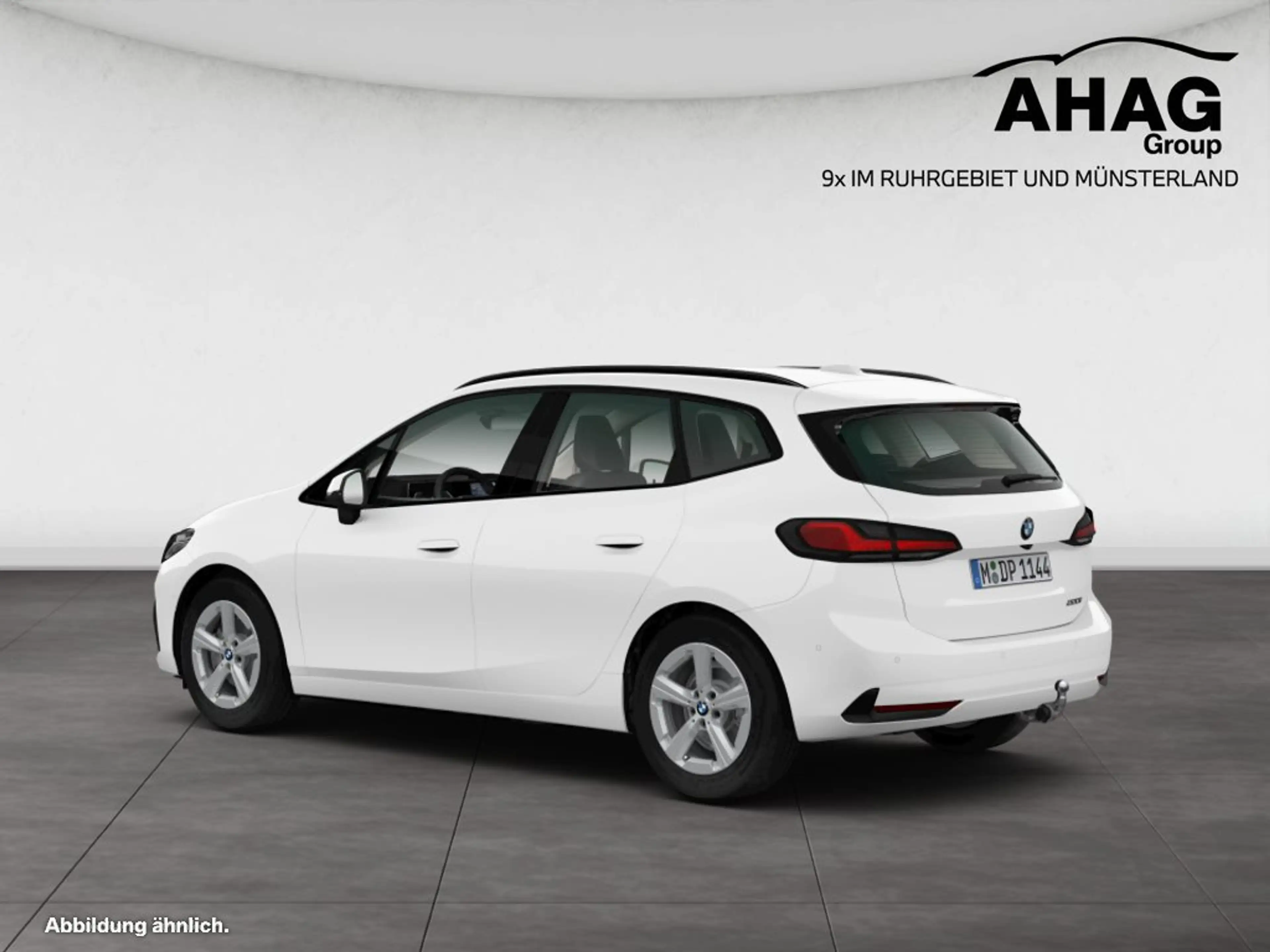 BMW 220 i Active Tourer — photo 6