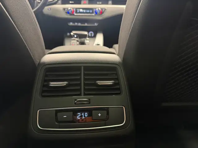 Audi A4 view 12