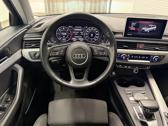 Audi A4 view 14