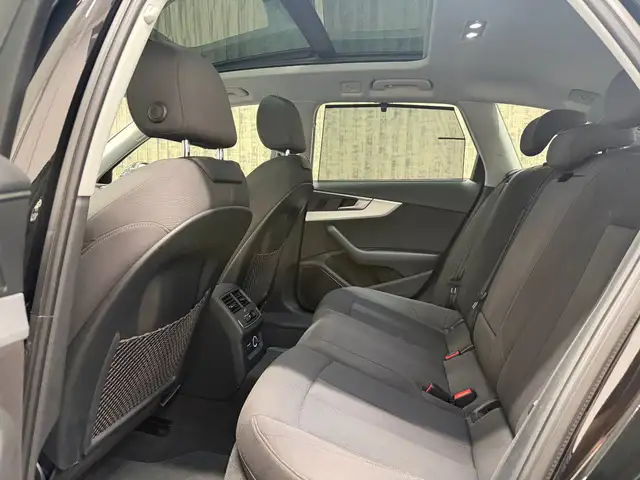 Audi A4 view 11