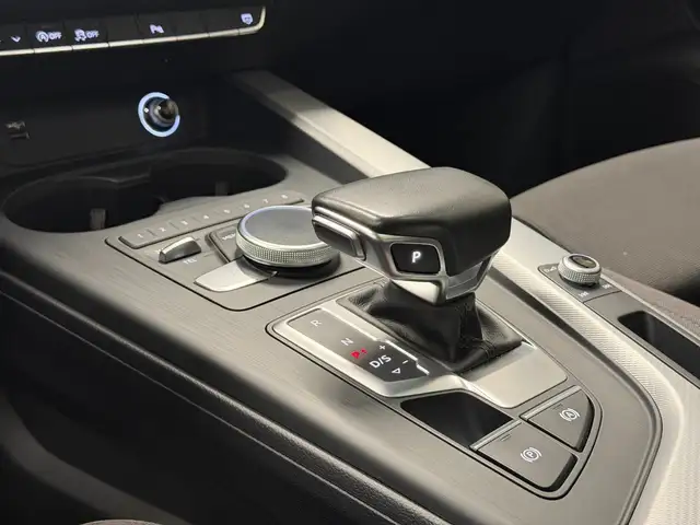 Audi A4 view 18