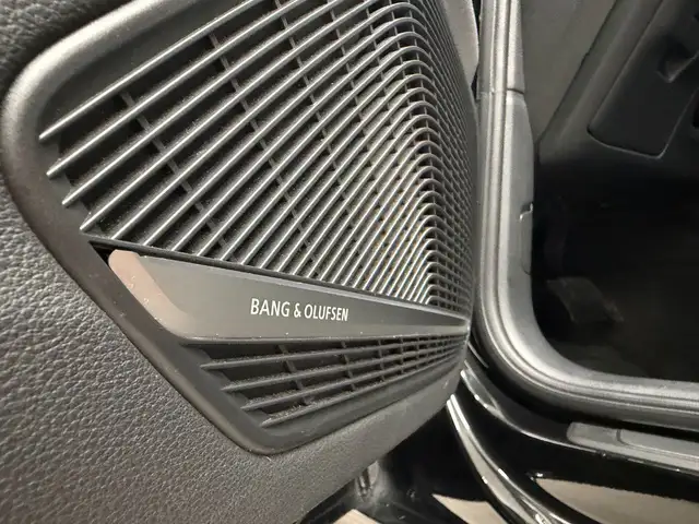 Audi A4 view 7