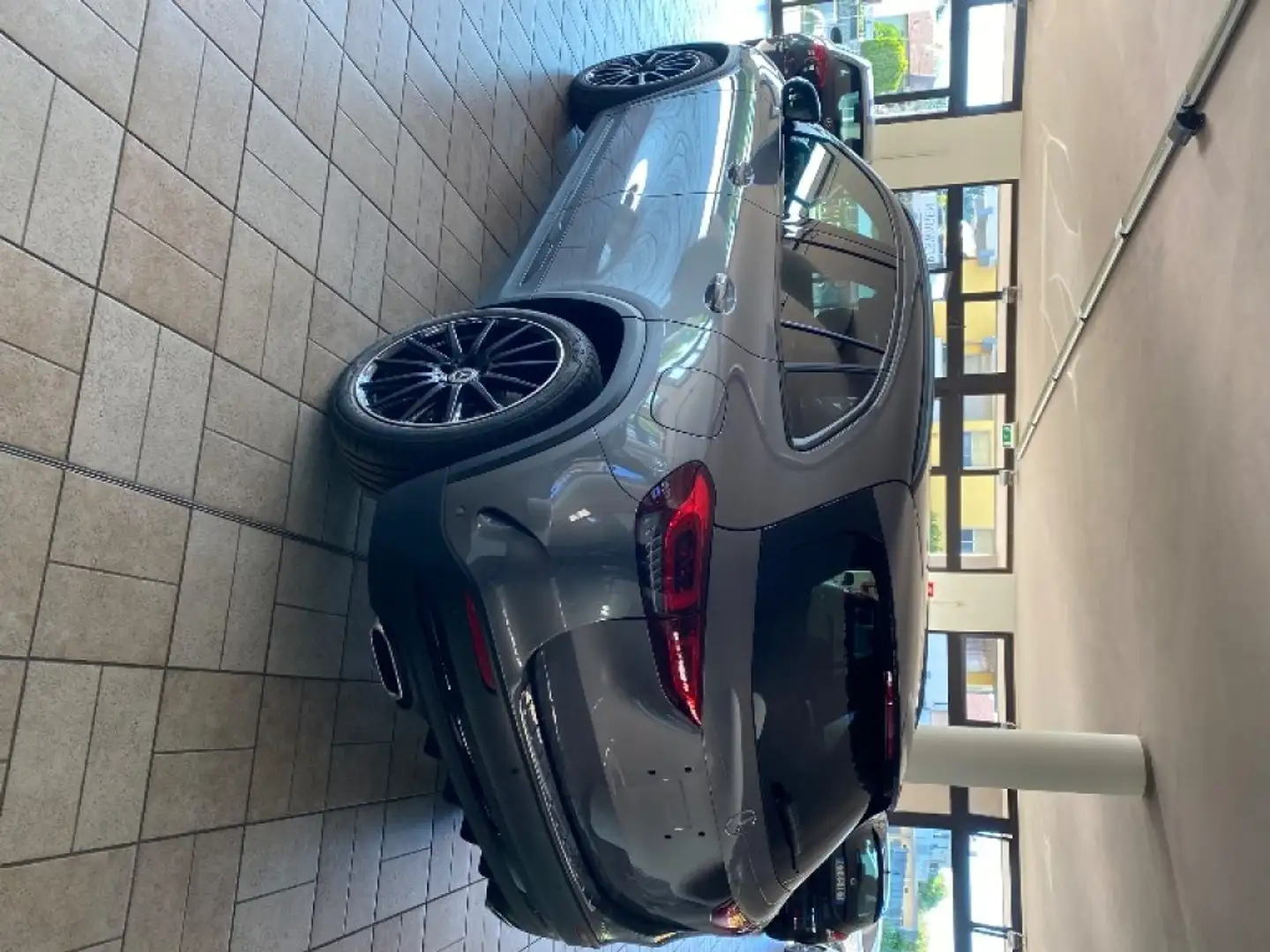 Mercedes-Benz GLA 200 Automatic pacchetto AMG Grigio - 2