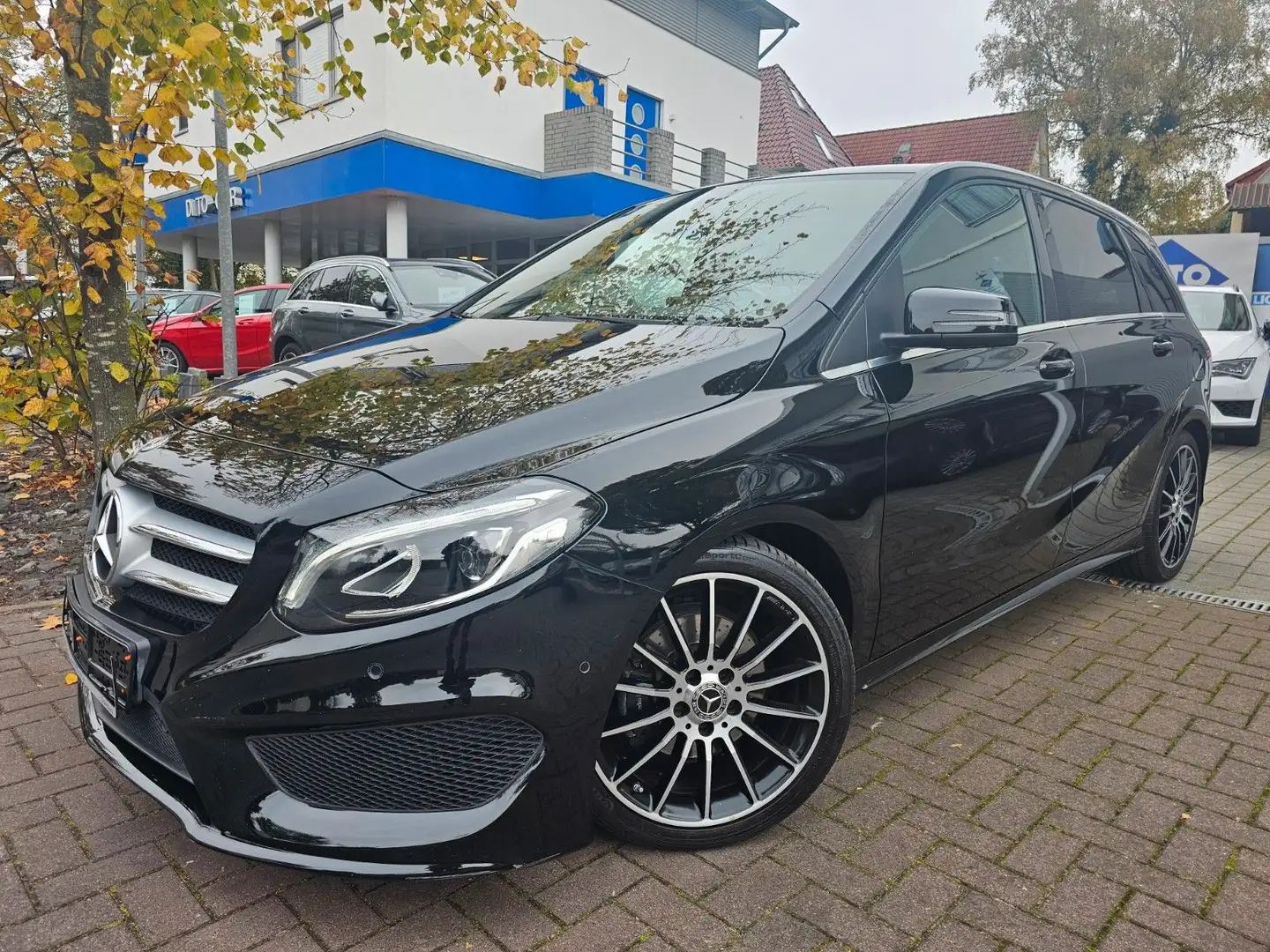 Mercedes-Benz B 180 /Automatik/AMG/LED/KAMERA/SHZ/ Schwarz - 1