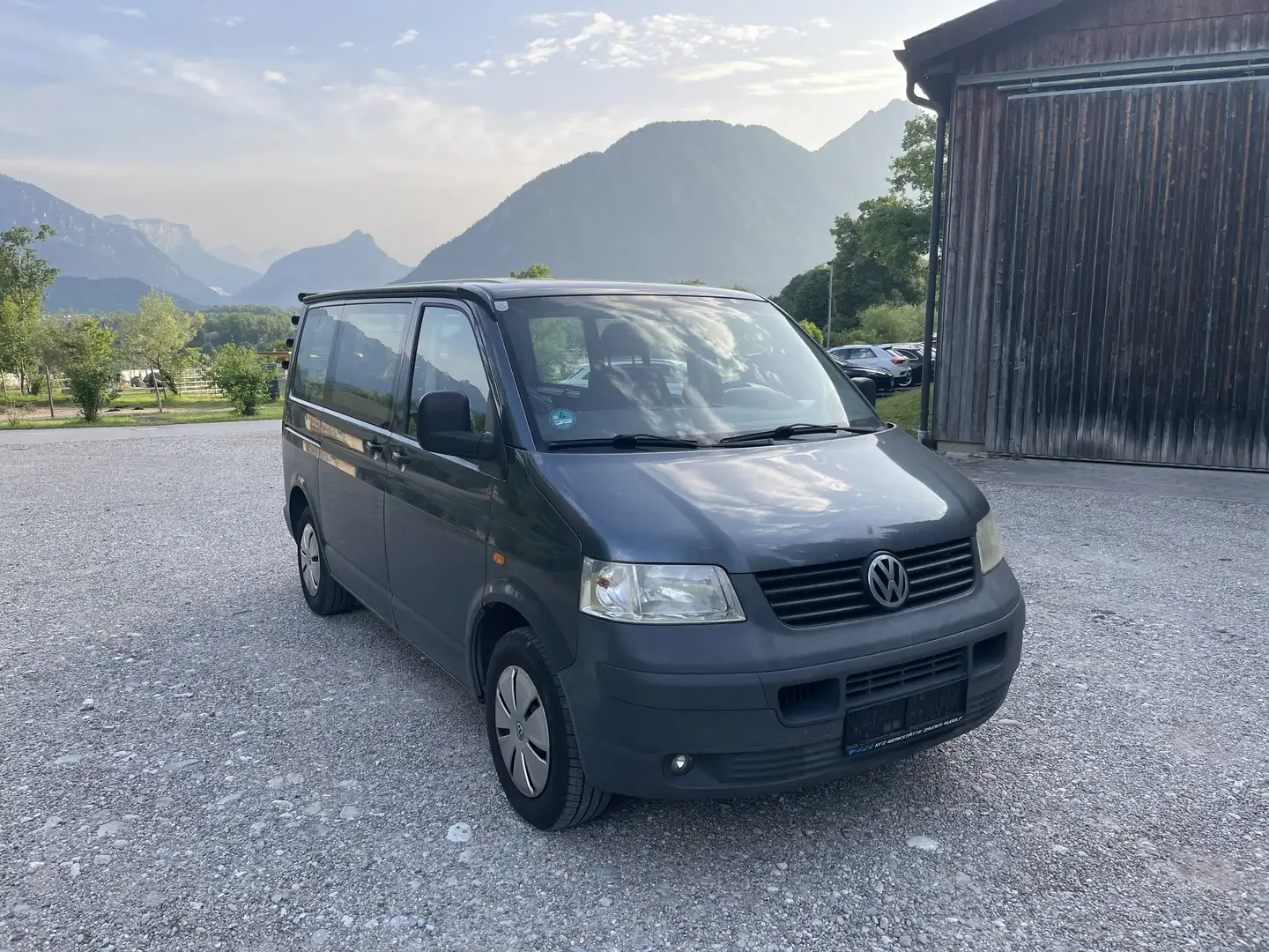 Volkswagen T5 Multivan Trendline 2,5 TDI D-PF - 1