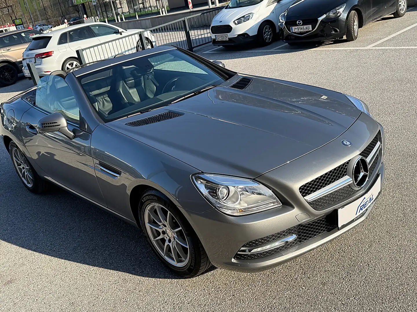 Mercedes-Benz SLK 200 BlueEfficiency Aut. - TOP Zustand! Grau - 2
