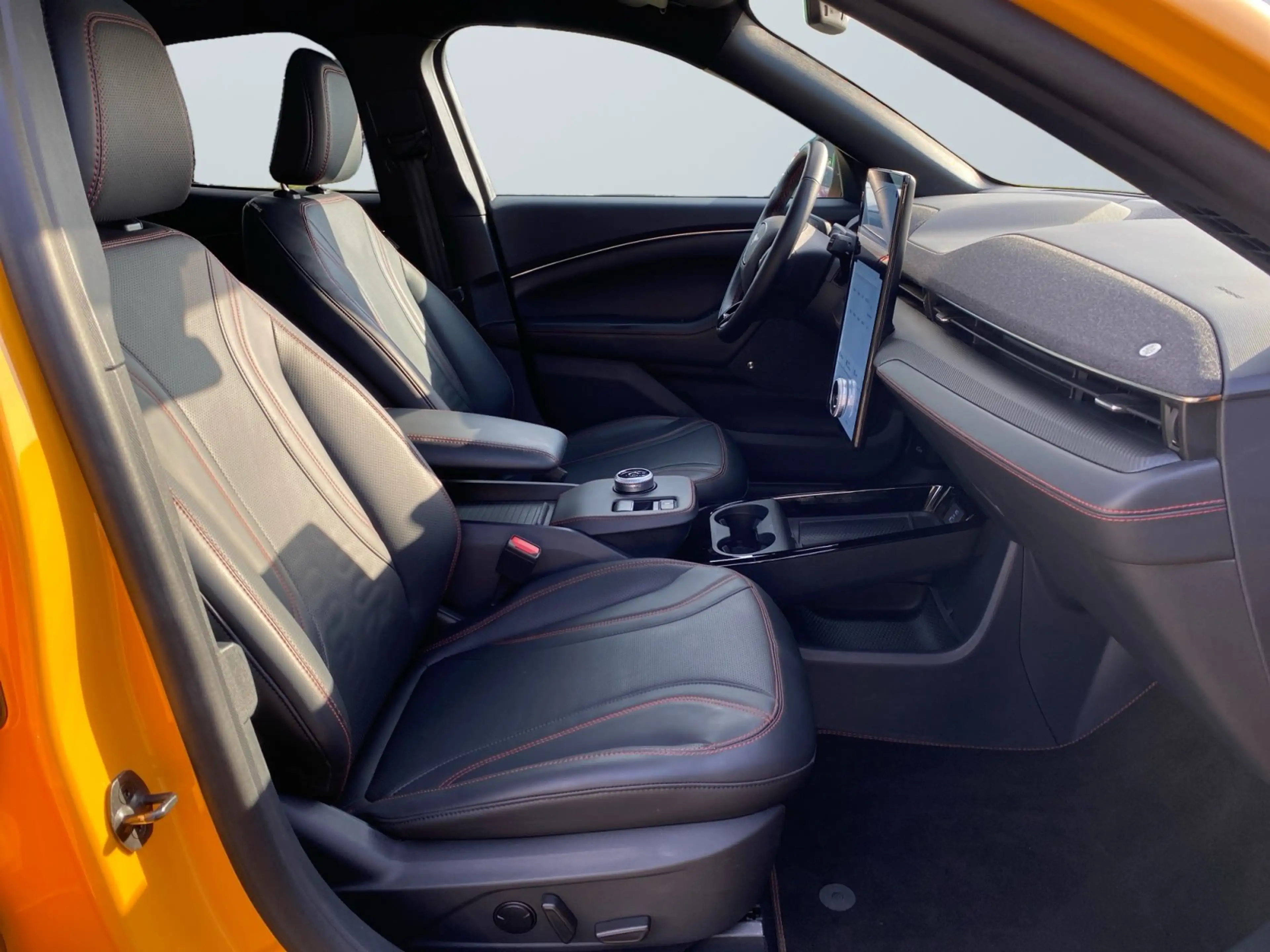 Ford Mustang Mach-E Premium 75kWh ACC+KAM360+B&O — photo 10