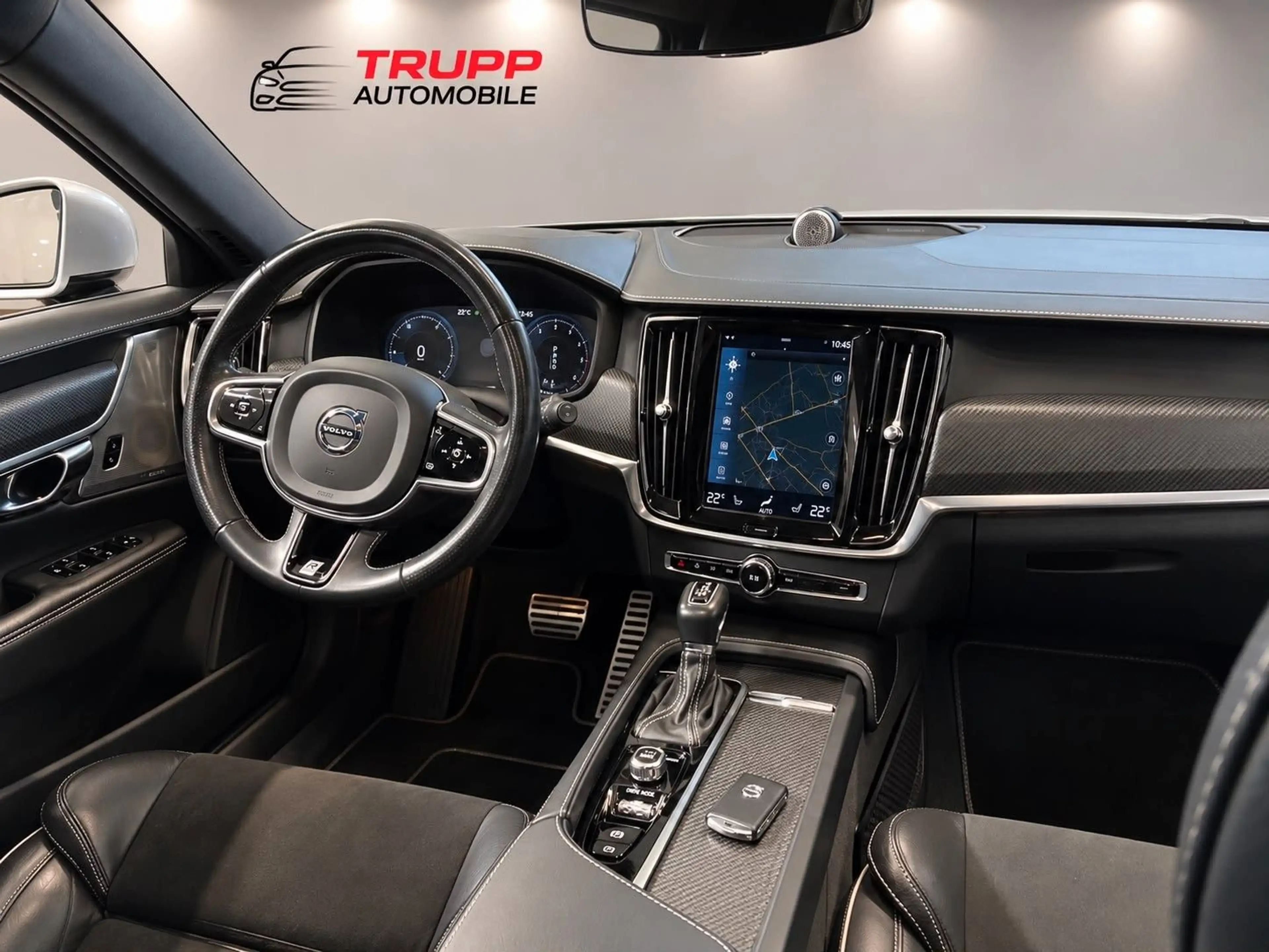 Volvo V90 R Design AWD/PANO/R-Kamera/HUD/Xenium/SHZ — photo 3
