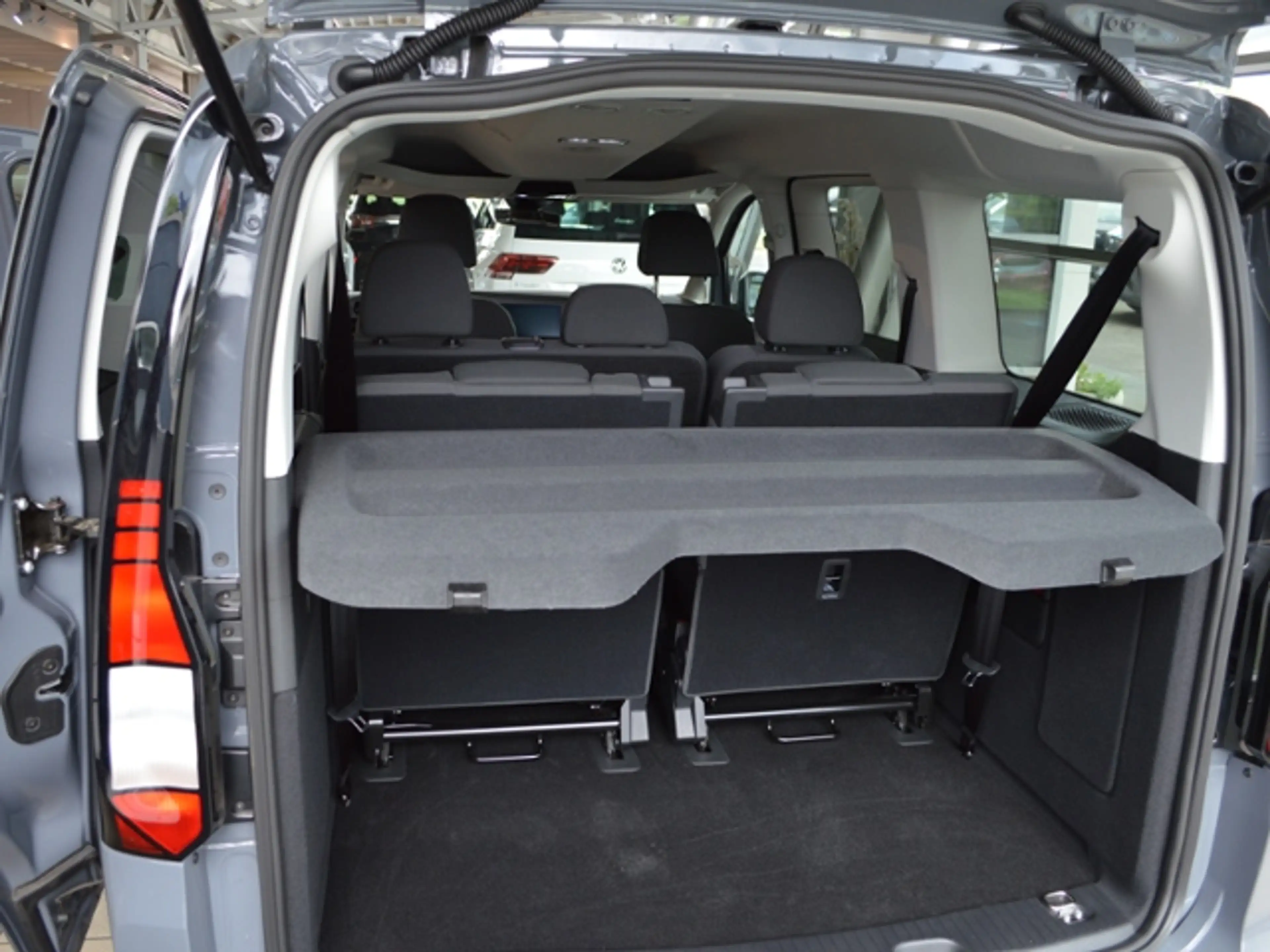 Volkswagen Caddy 2.0 TDI 7-SITZER KAMERA APP C. SHZ KLIMA — photo 11