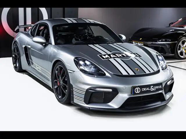 Porsche 718 Cayman view 6