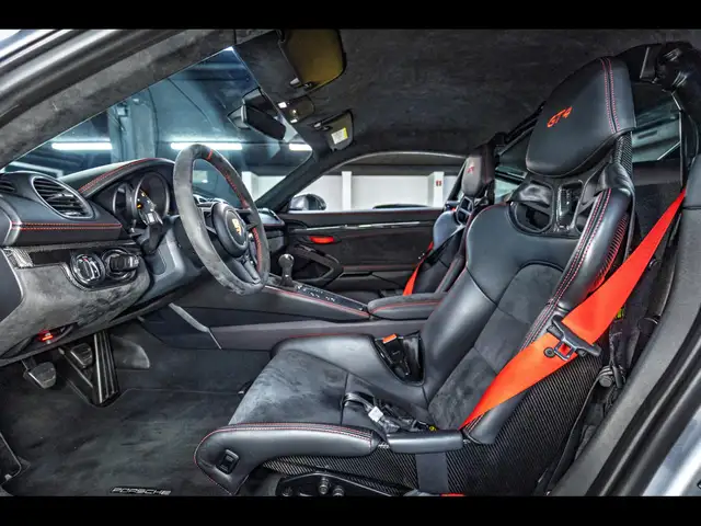 Porsche 718 Cayman view 11