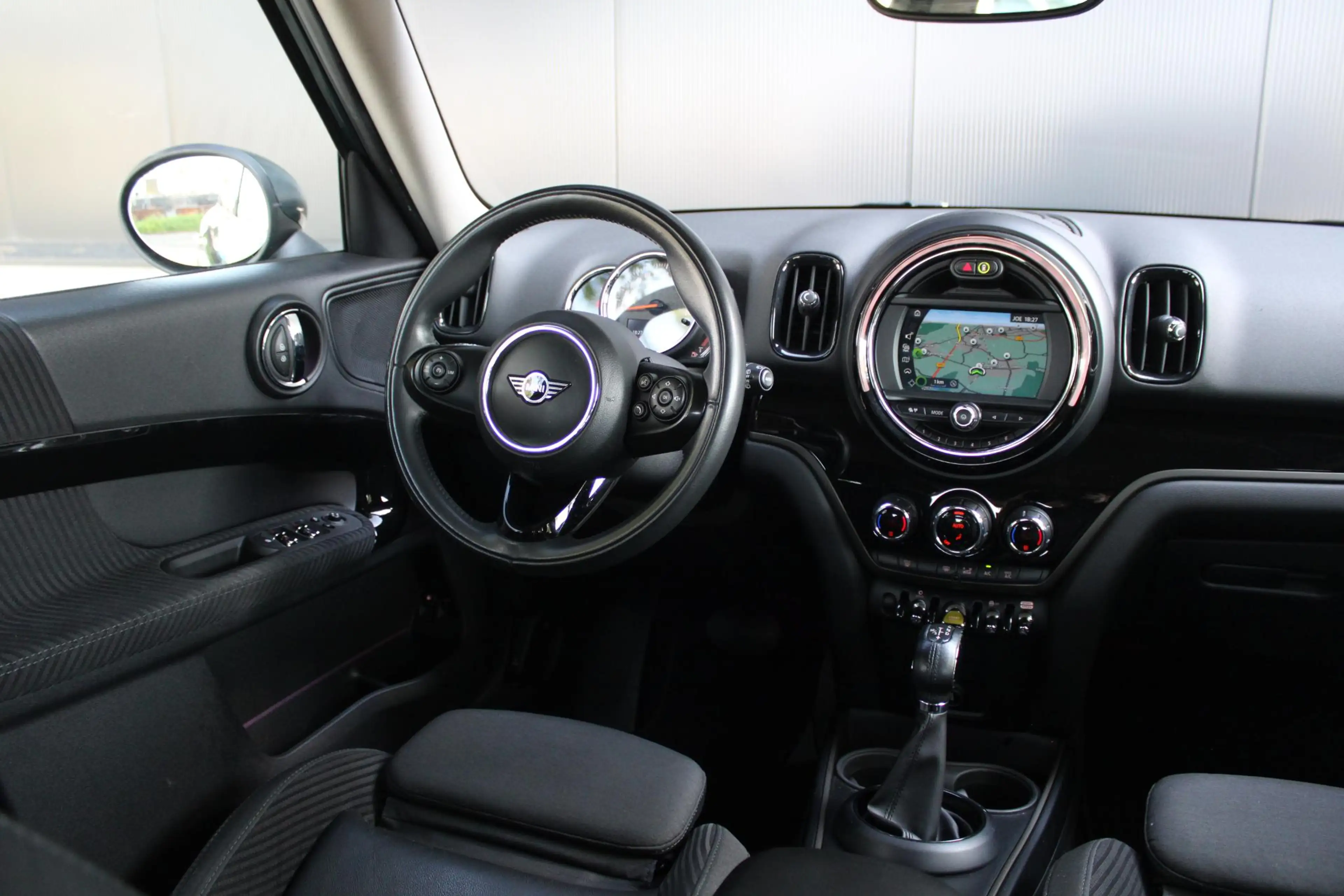 MINI Cooper SE Countryman 1.5 ALL4 Salt | Keyless | Navi. | DAB | Black Pack — photo 3