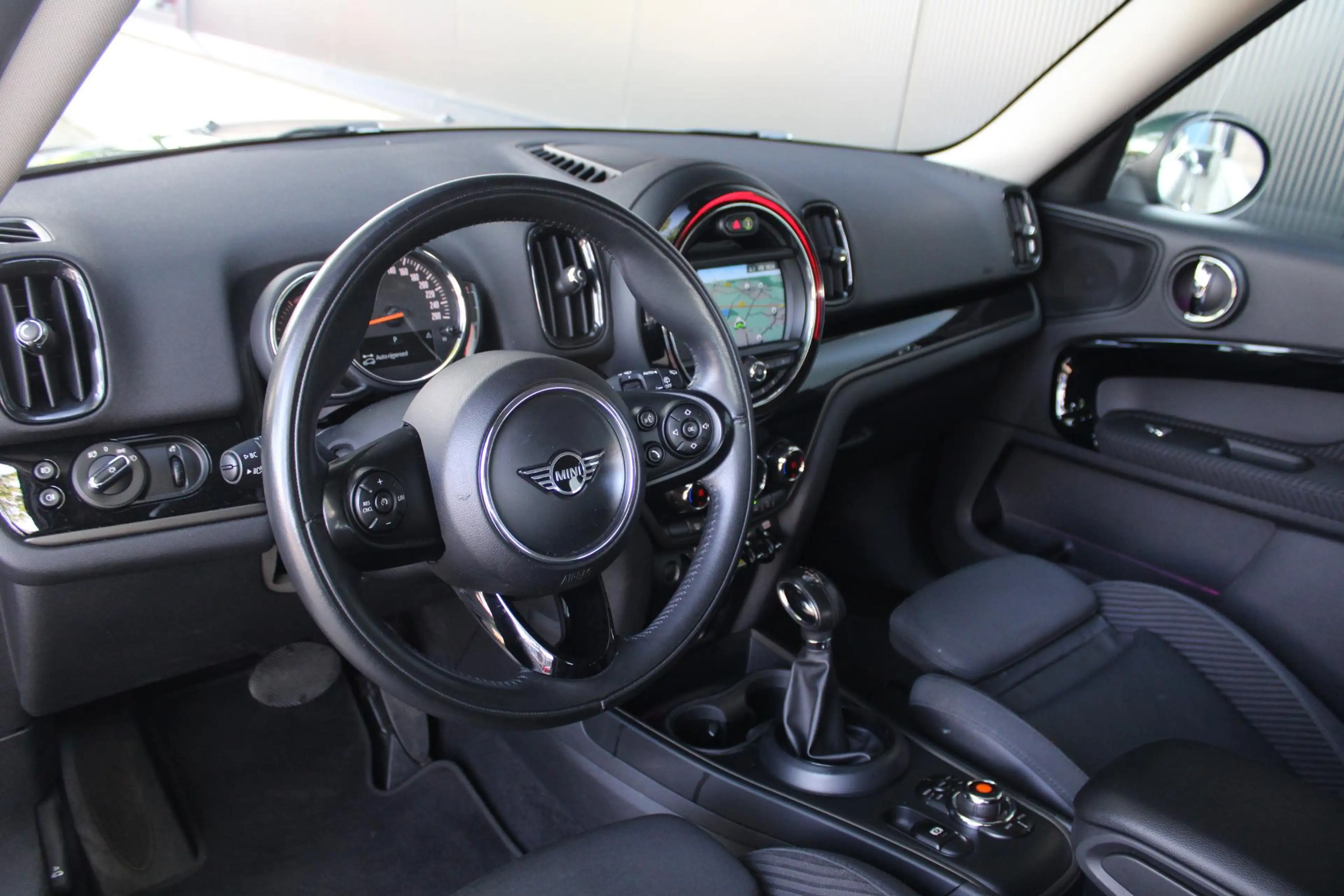 MINI Cooper SE Countryman 1.5 ALL4 Salt | Keyless | Navi. | DAB | Black Pack — photo 7