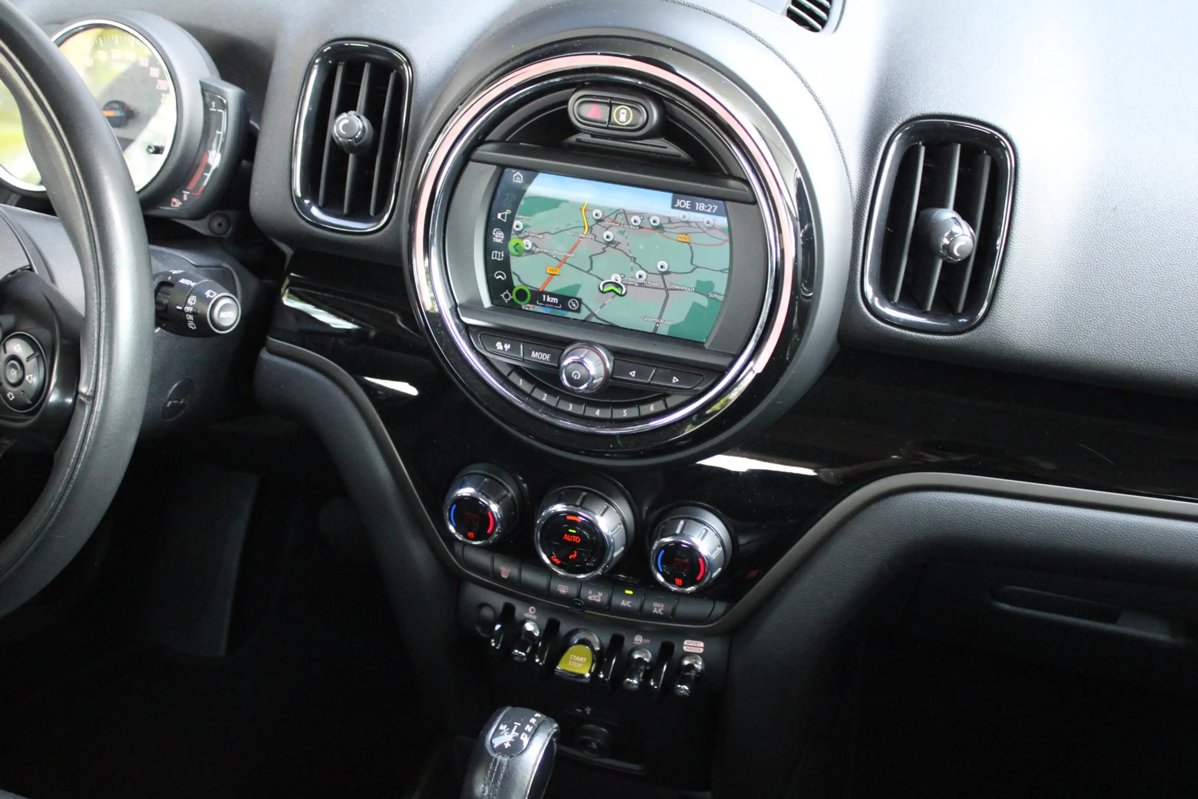 MINI Cooper SE Countryman 1.5 ALL4 Salt | Keyless | Navi. | DAB | Black Pack — photo 12