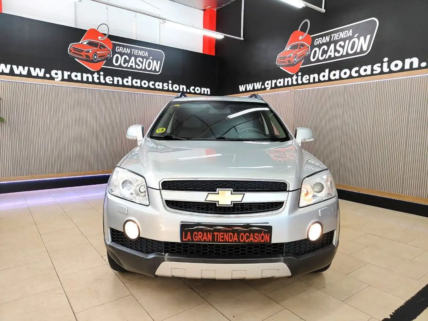 Chevrolet Captiva 2.0 VCDI 16V LTX 7 Plazas Auto Gris - 2