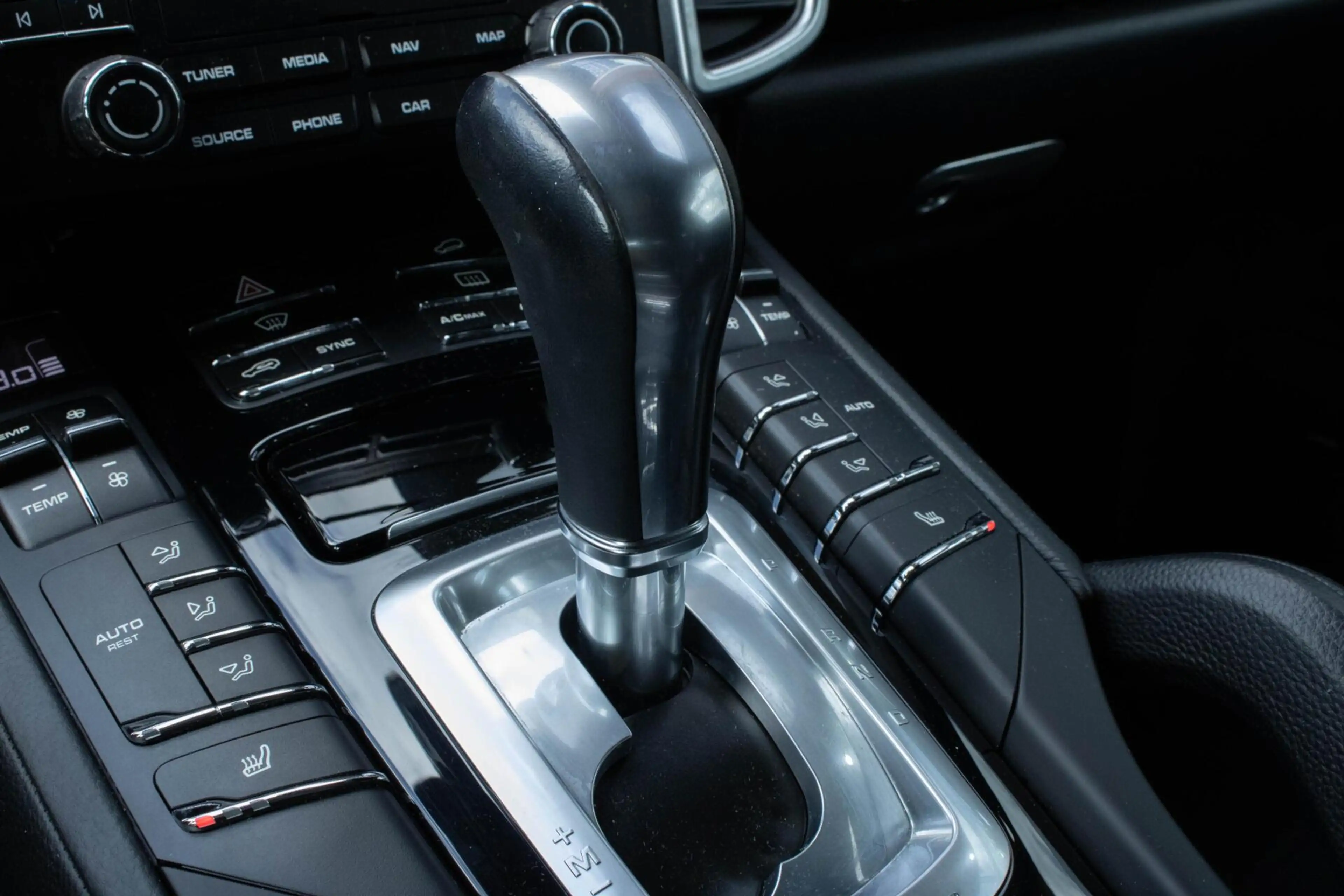 Porsche Cayenne 3.0 S E-Hybrid Platinum Edition|Pano|Stoelverwarmi — photo 45