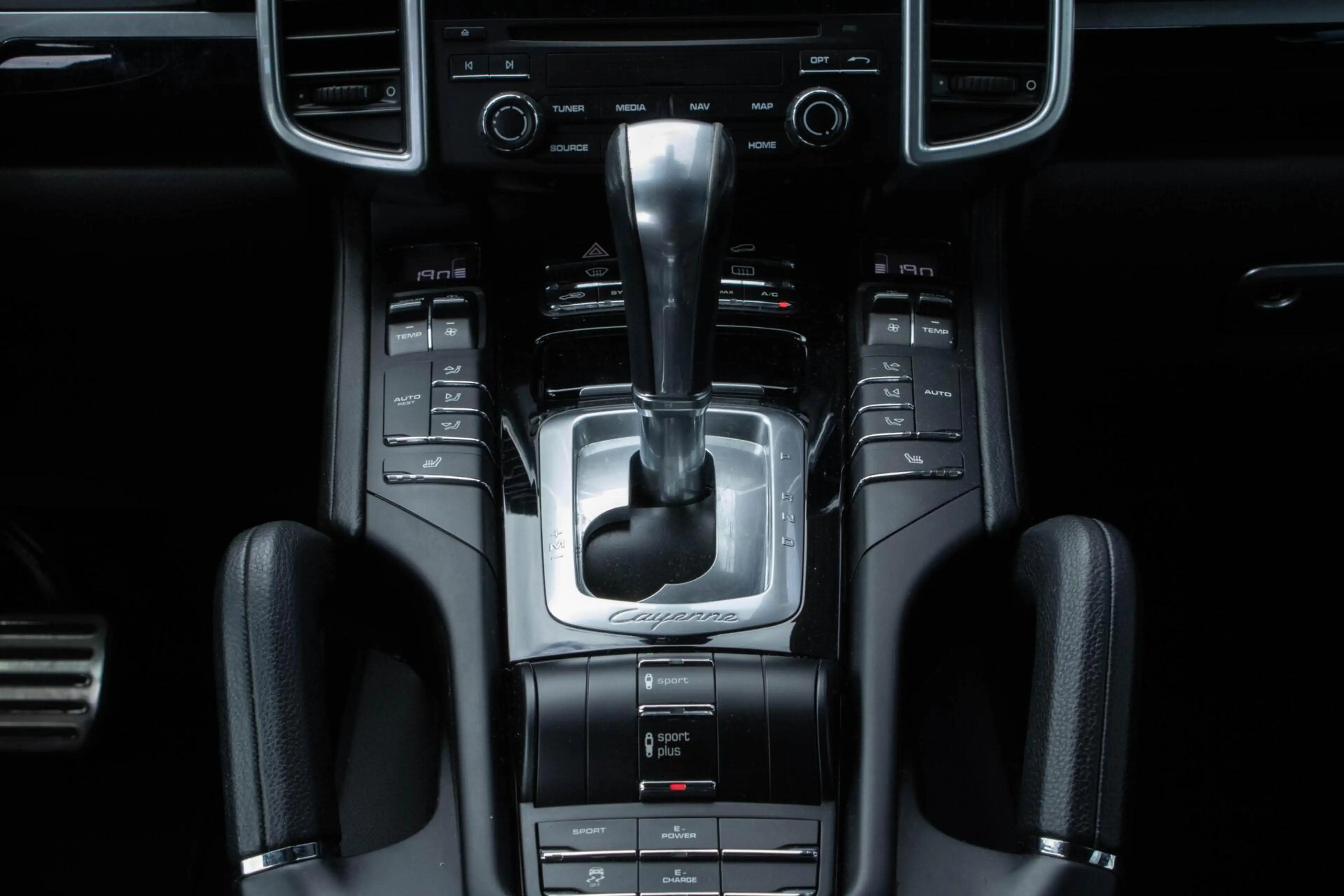 Porsche Cayenne 3.0 S E-Hybrid Platinum Edition|Pano|Stoelverwarmi — photo 44