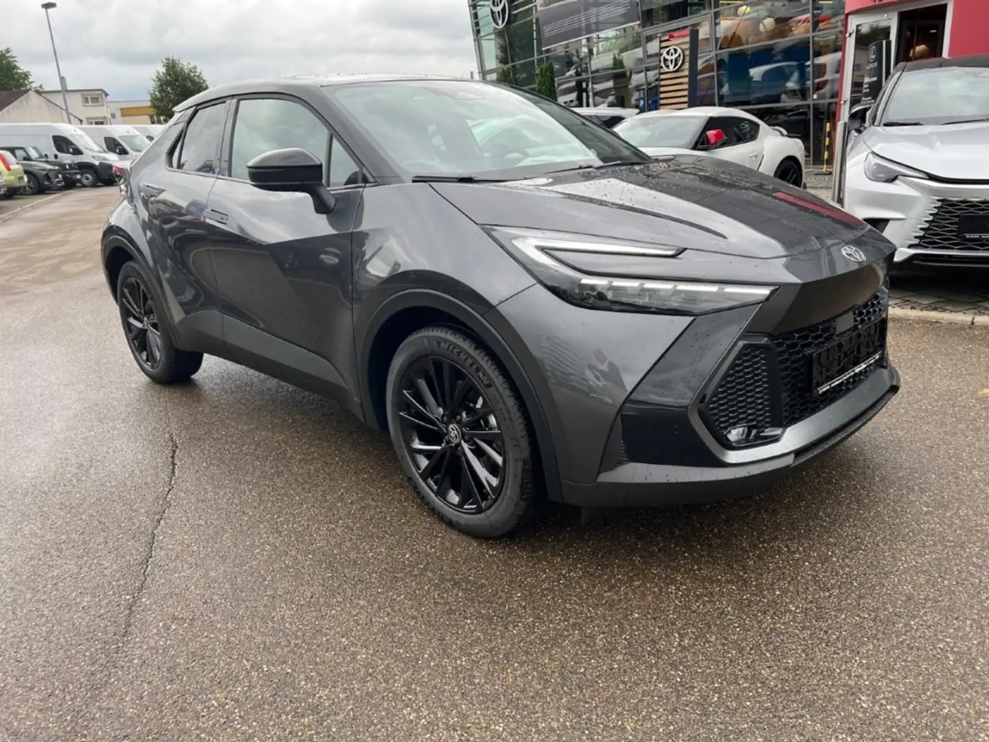 Toyota C-HR Plug-in Hybrid 2,0L GR-Sport 4x2 Grijs - 2