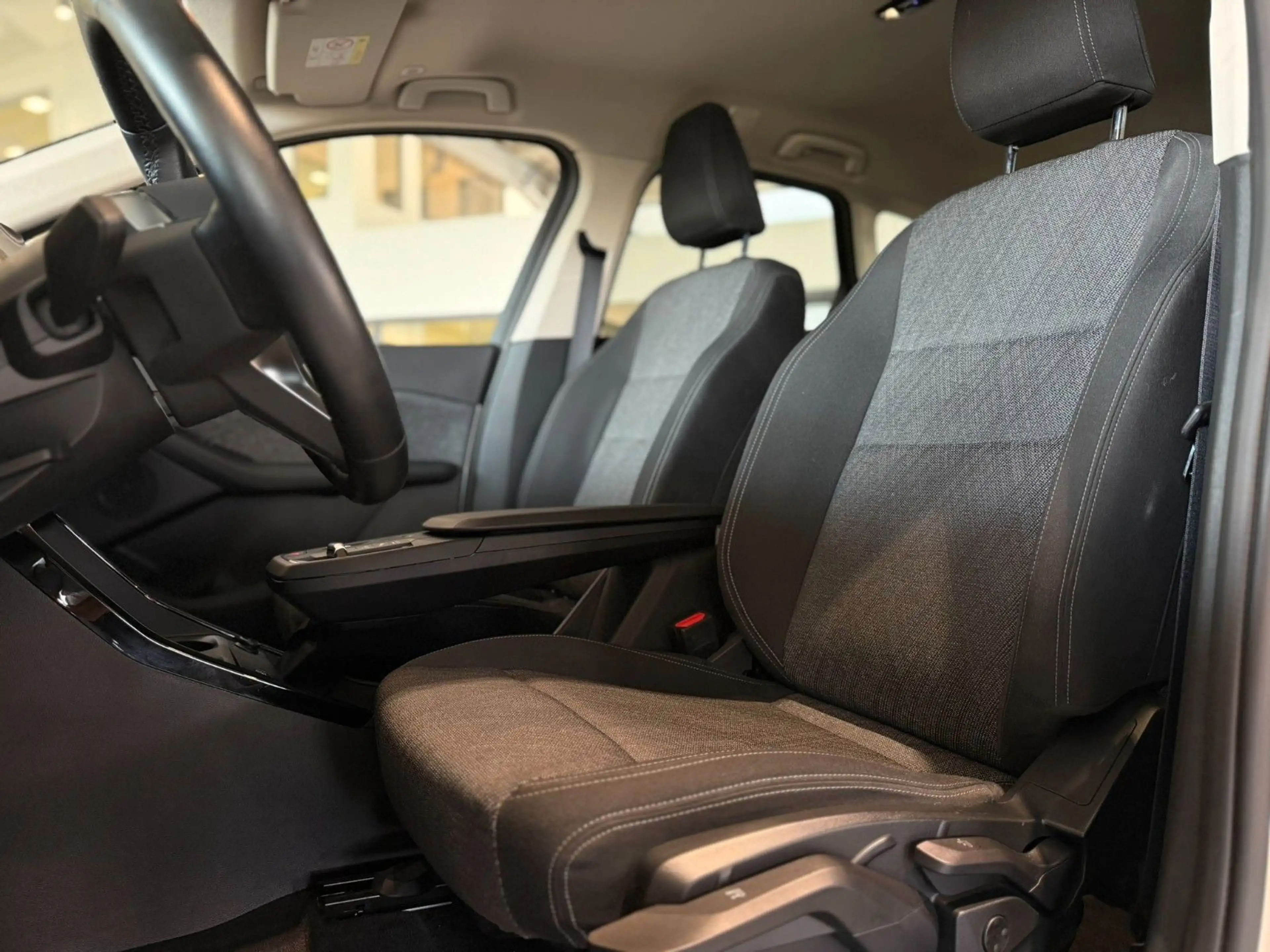 BMW 230 e Active Tourer xDrive*AHK*Kamera*ACC* — photo 12