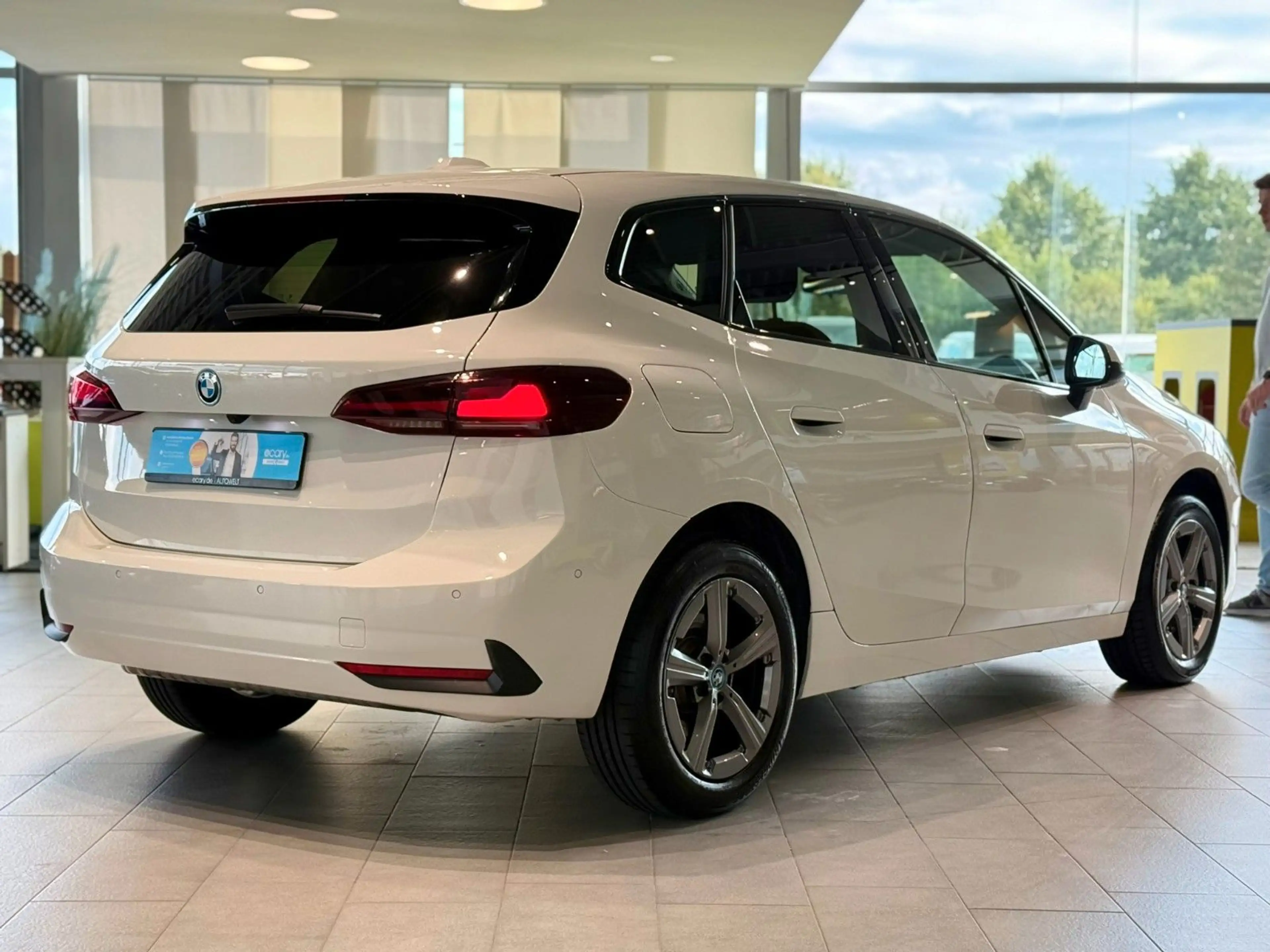 BMW 230 e Active Tourer xDrive*AHK*Kamera*ACC* — photo 6