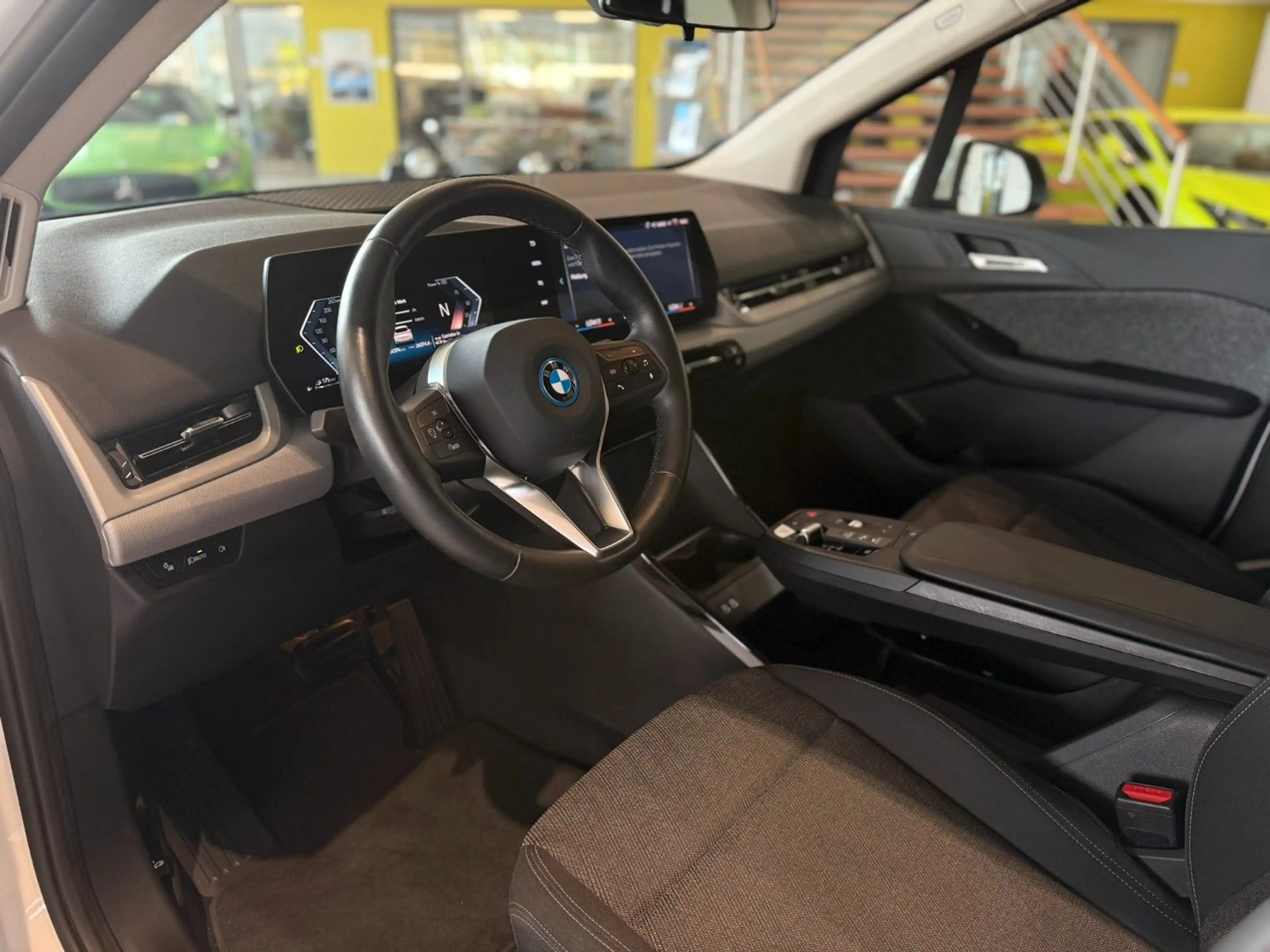 BMW 230 e Active Tourer xDrive*AHK*Kamera*ACC* — photo 11