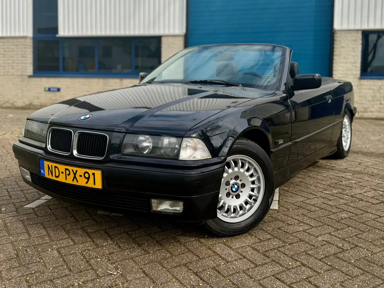 BMW 320 3-serie Cabrio 320i Executive, foto 1