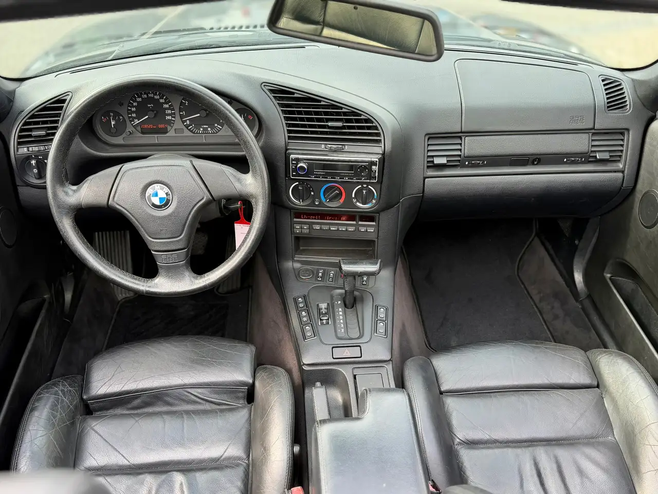 BMW 320 3-serie Cabrio 320i Executive, foto 3