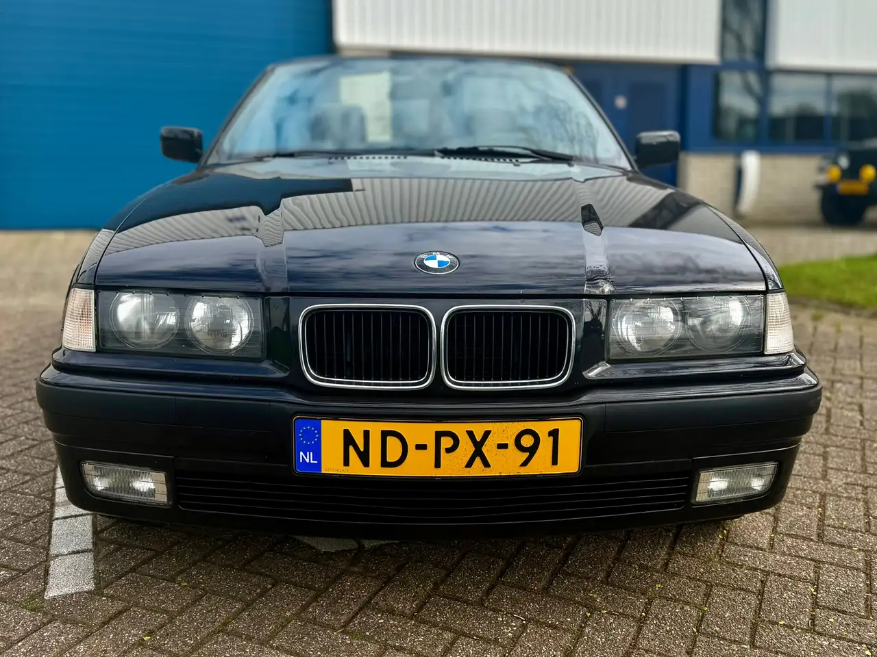 BMW 320 3-serie Cabrio 320i Executive, foto 4