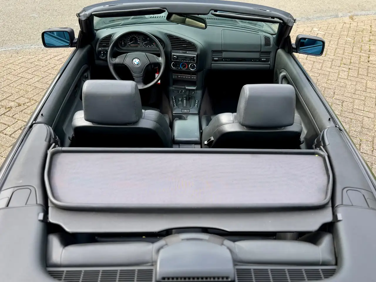 BMW 320 3-serie Cabrio 320i Executive, foto 9