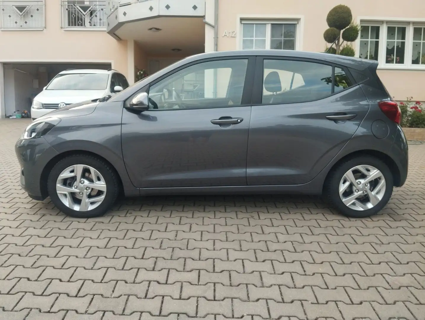 Hyundai i10 Trend, Navi über Android, PDC, Sitzheizung Grey - 2