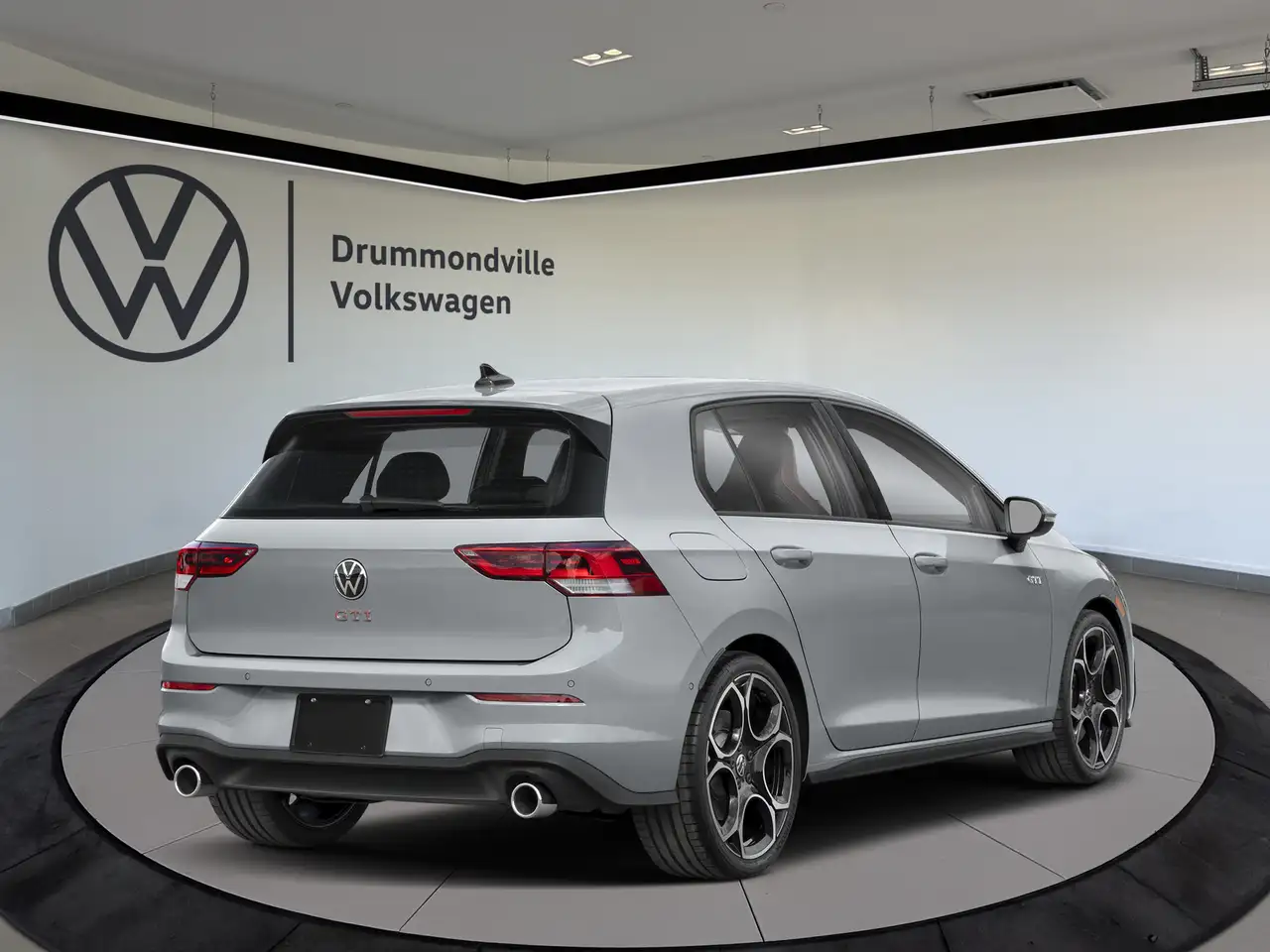Volkswagen Golf GTI снимка Volkswagen Golf GTI