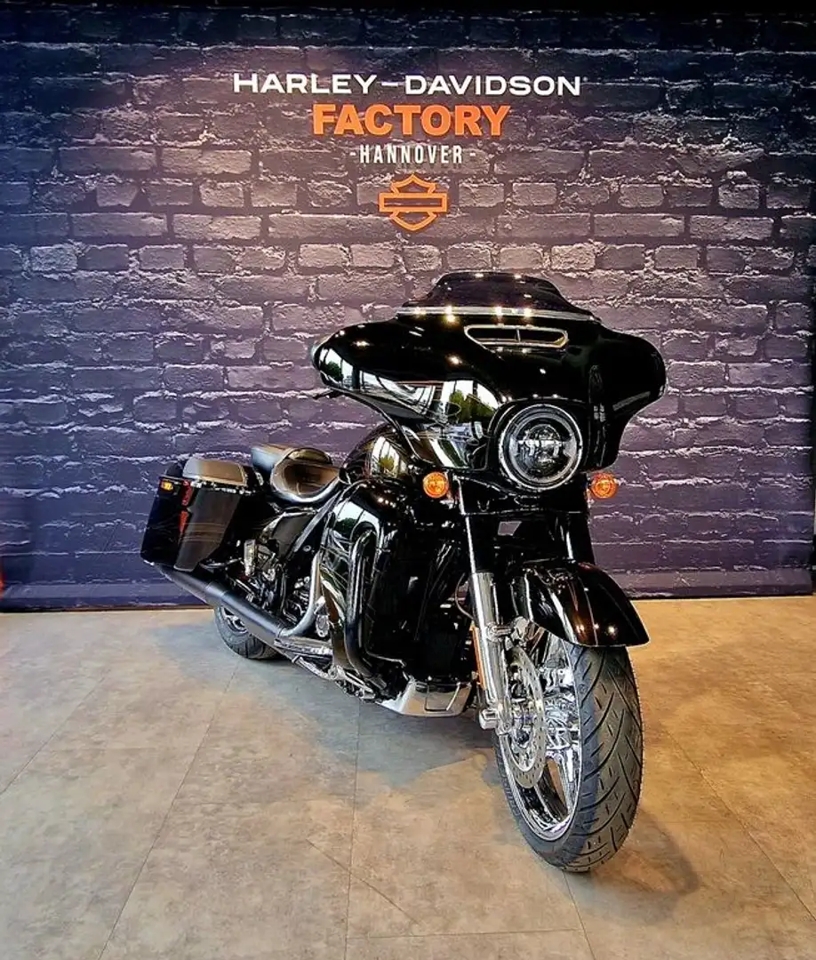Harley-Davidson CVO Street Glide Nero - 1