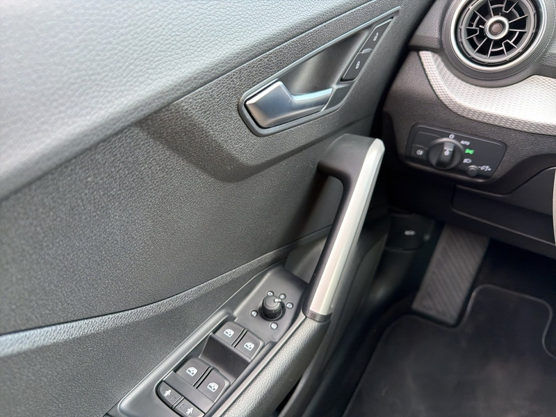 Audi Q2 35 TFSI admired — photo 8