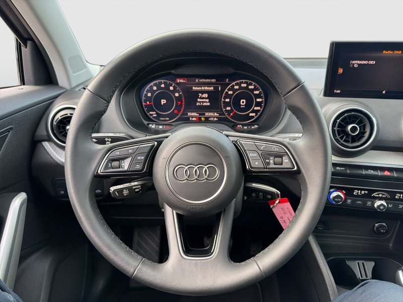 Audi Q2 35 TFSI admired — photo 11