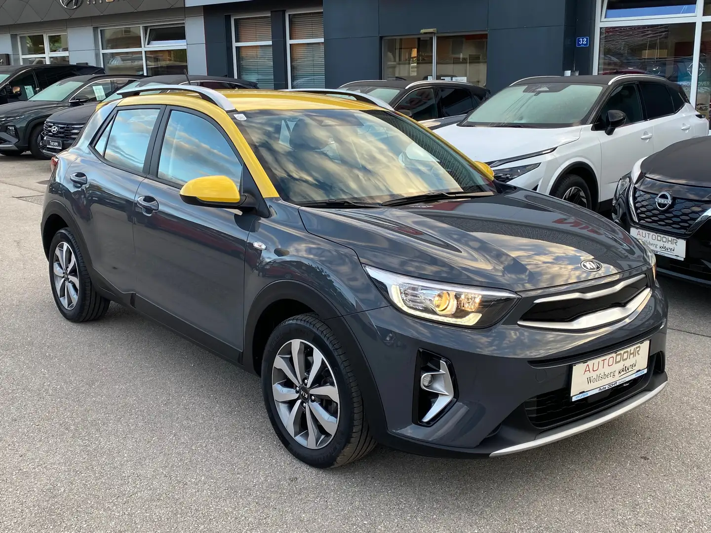 Kia Stonic SILBER 1,25 Grau - 1