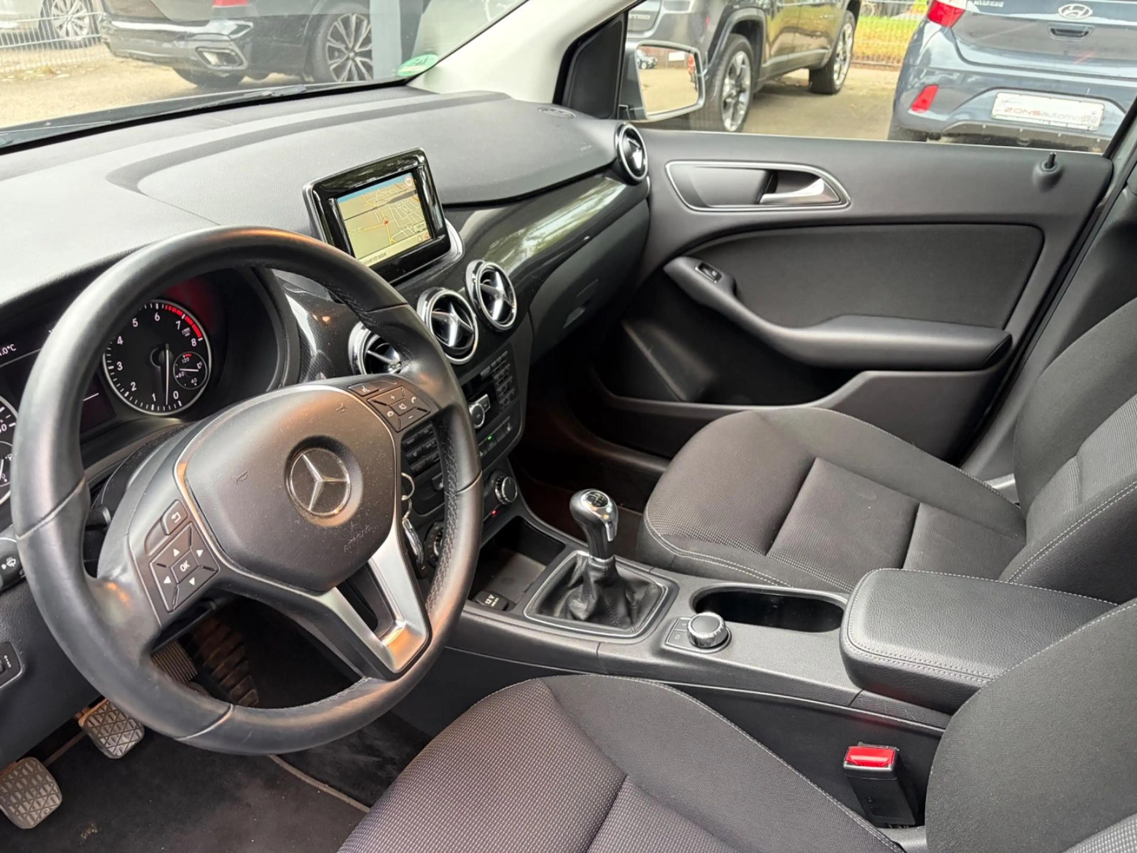 Mercedes-Benz B 180 +Navi+SHZ+Klima+Kamera+BT+LM+WR — photo 8