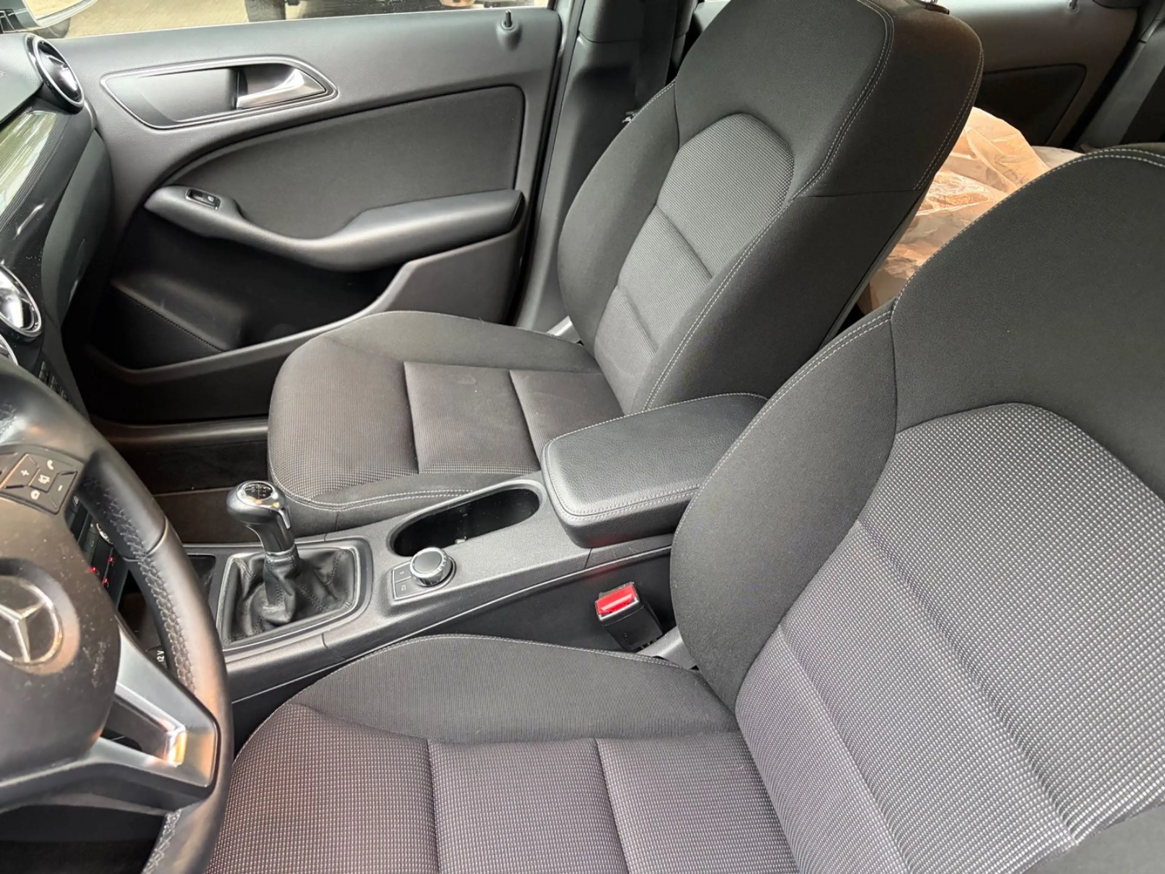 Mercedes-Benz B 180 +Navi+SHZ+Klima+Kamera+BT+LM+WR — photo 9