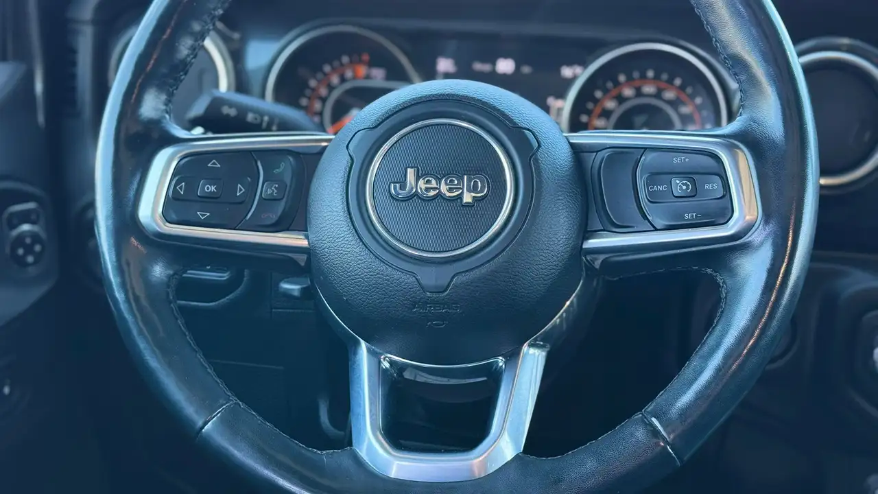 Jeep Wrangler photo Jeep Wrangler