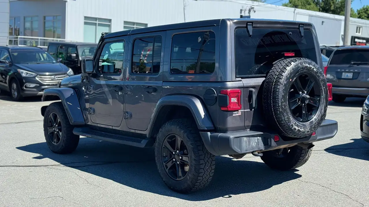 Jeep Wrangler photo Jeep Wrangler