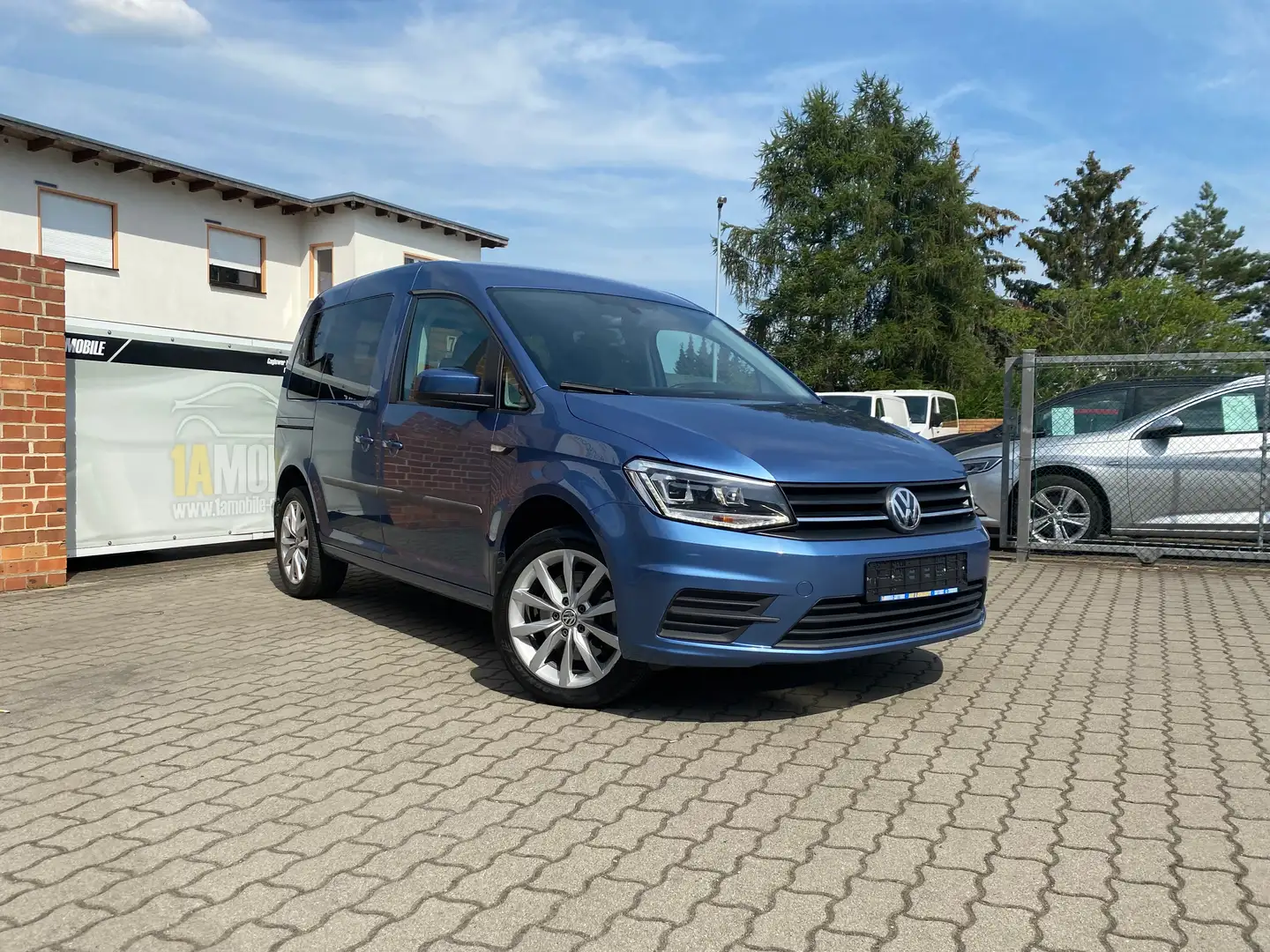 Volkswagen Caddy Automatik  2x Schiebetür  Sitzh.  Navi  AHK Blauw - 2