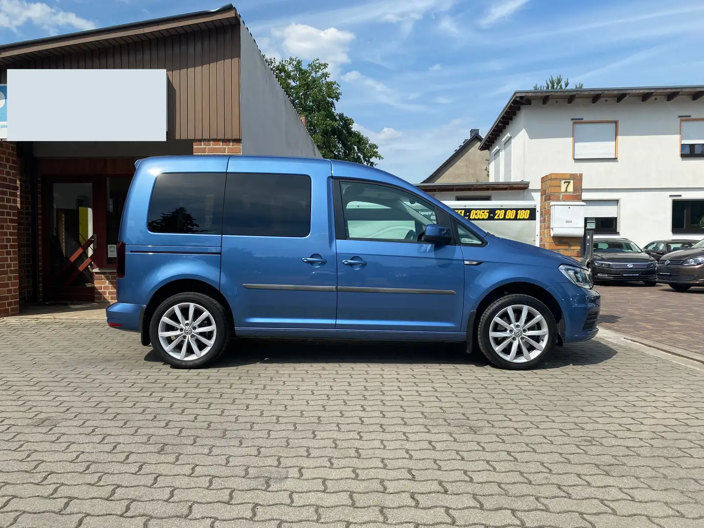 Volkswagen Caddy Automatik  2x Schiebetür  Sitzh.  Navi  AHK Blauw - 1